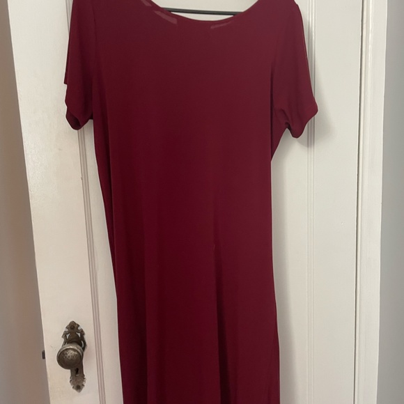 Workhall Burgundy dress with scoop bottom - Picture 2 of 2